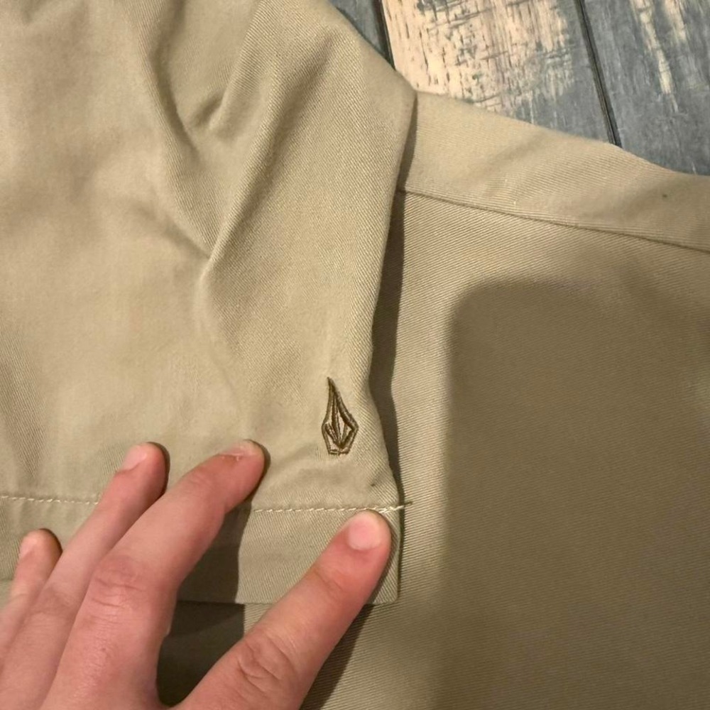 Vtg 2000s baggy Volcom khaki shorts Size 36" #skater #summer - Picture 4 of 5